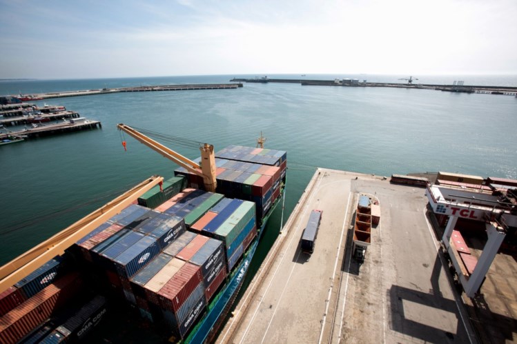Matosinhos pressiona ministra a avançar com obras no porto de Leixões 911715?tp=UH&db=IMAGENS&w=749